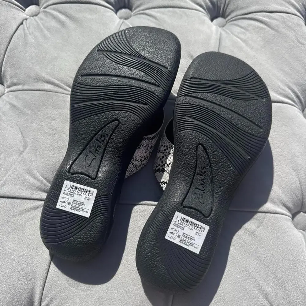 Clarks black gray
