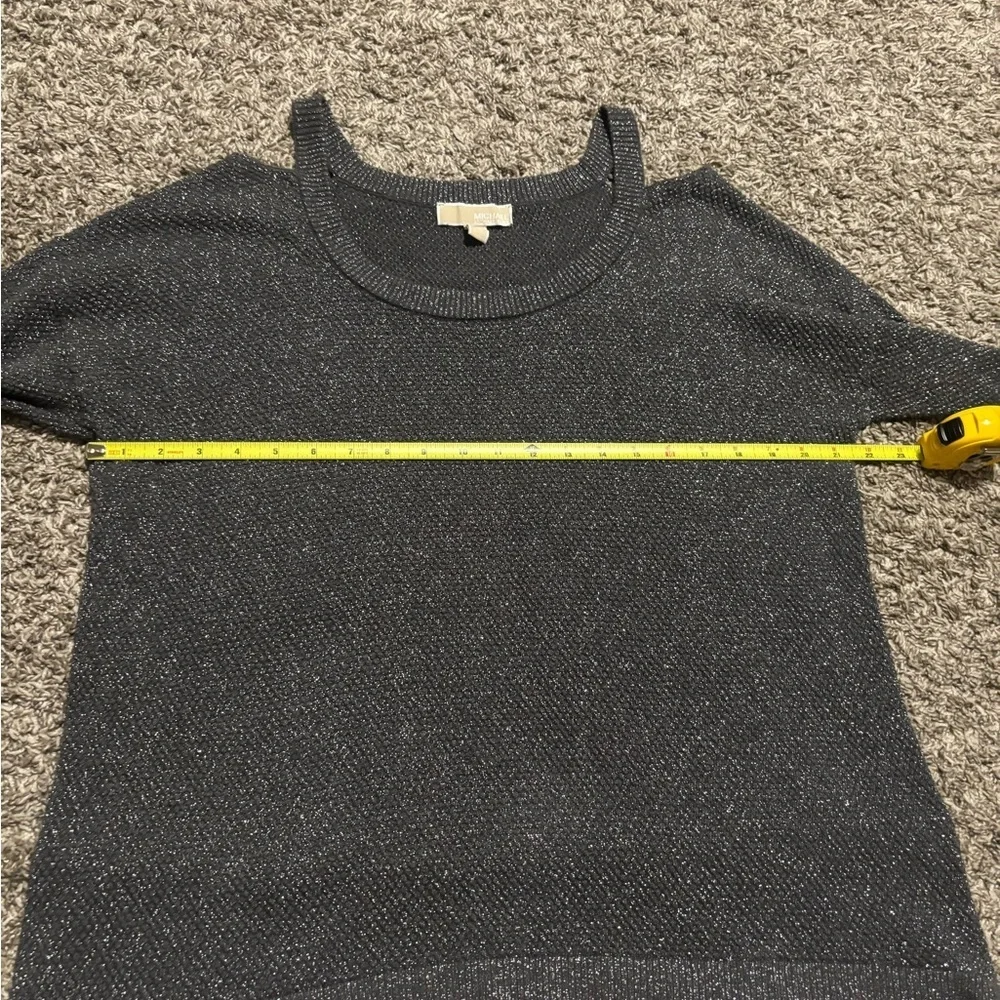 Michael Kors chic off
