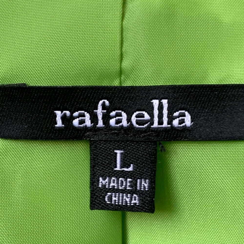 Rafaella front pit