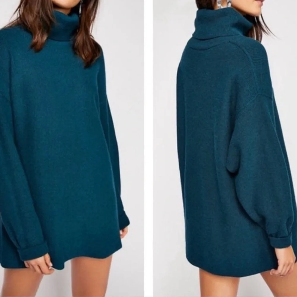 Free People Women's Medium Softly Structured‎ Knit Tunic Turtleneck Sweater