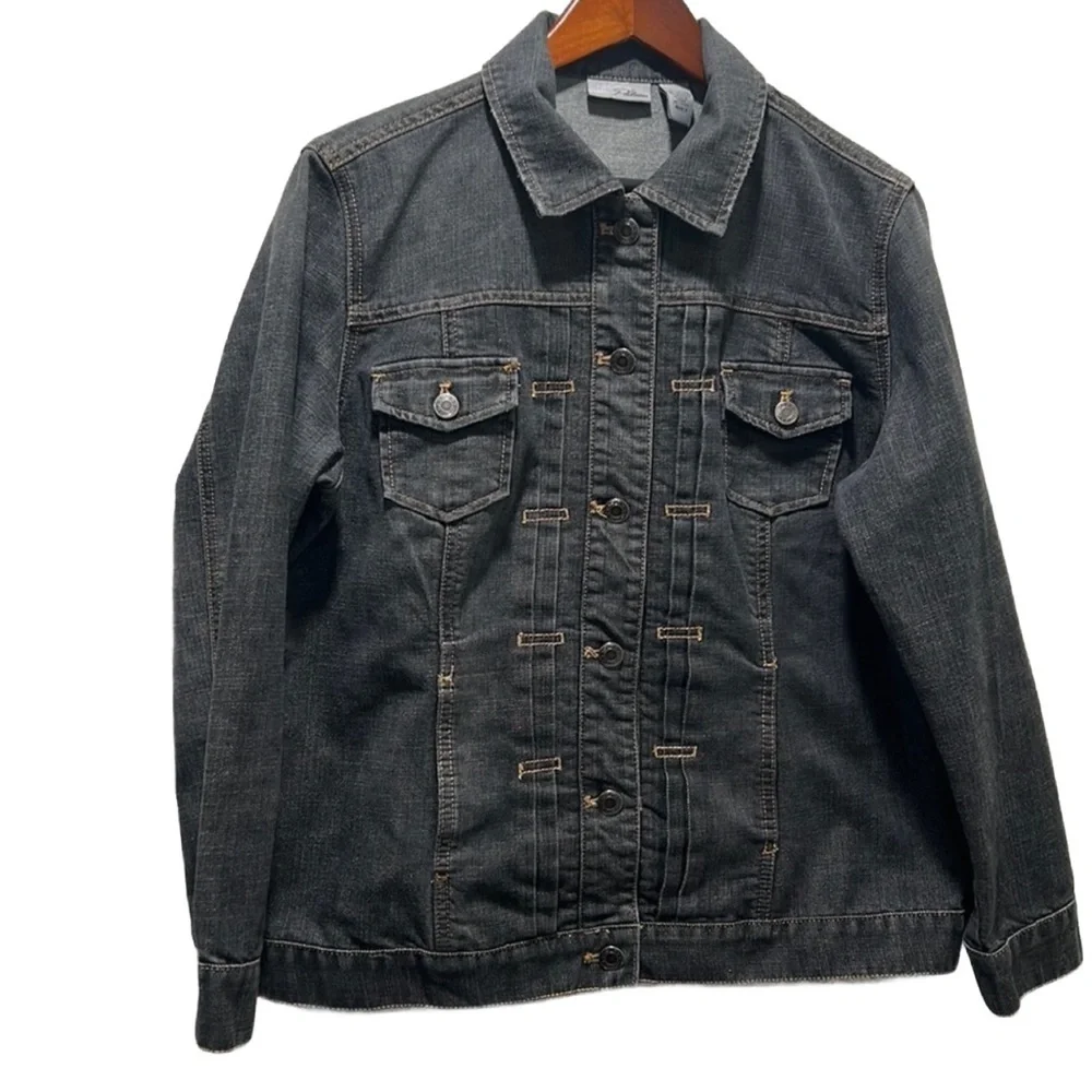 Chico’s platinum jacket size 2 GUC gray /black color…