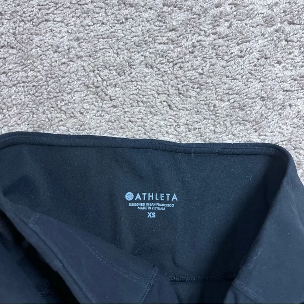Athleta colorblock salutation