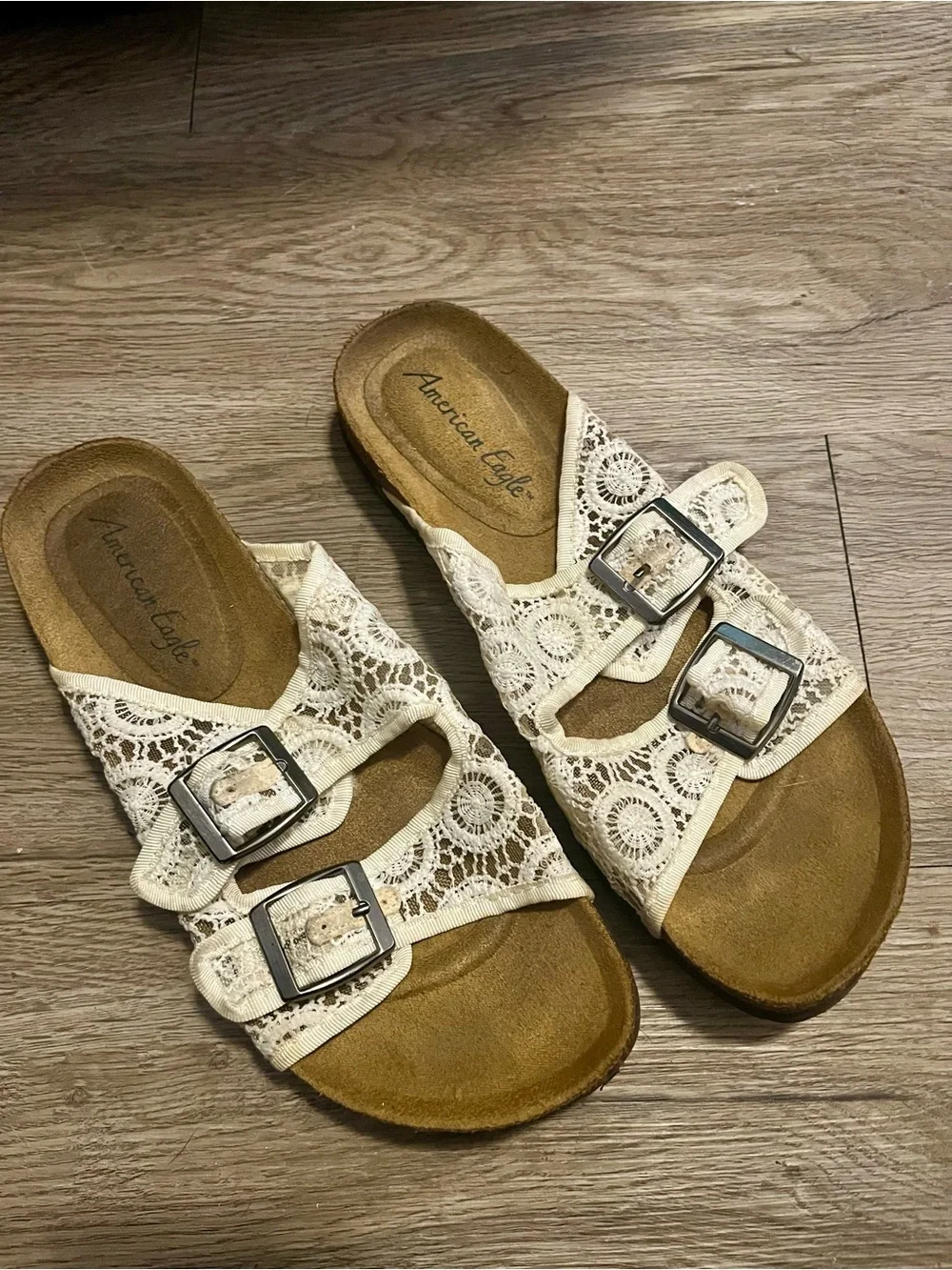 American Eagle Outfitters lace upper