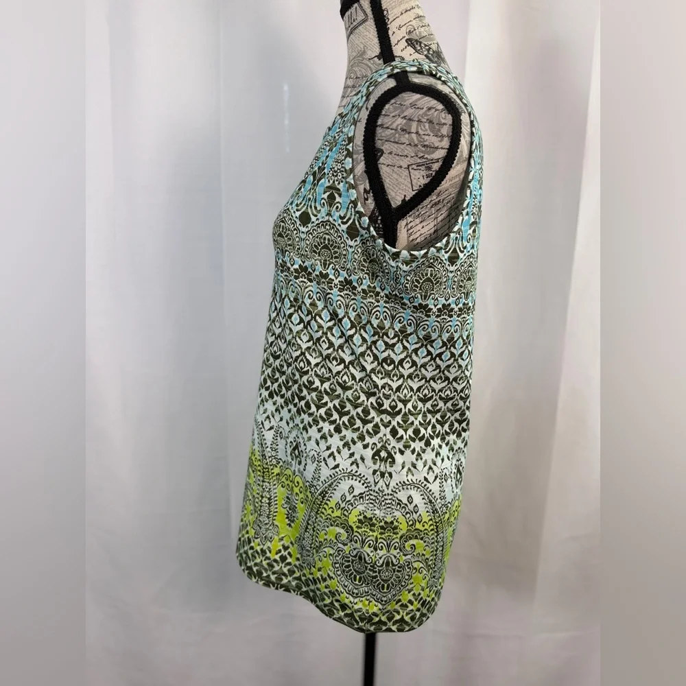 Athleta chic sleeveless