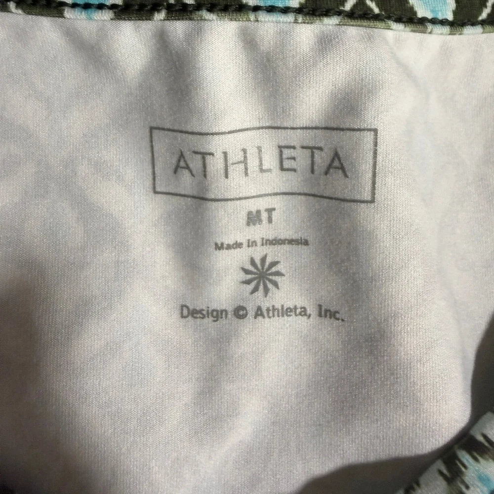 Athleta chic sleeveless