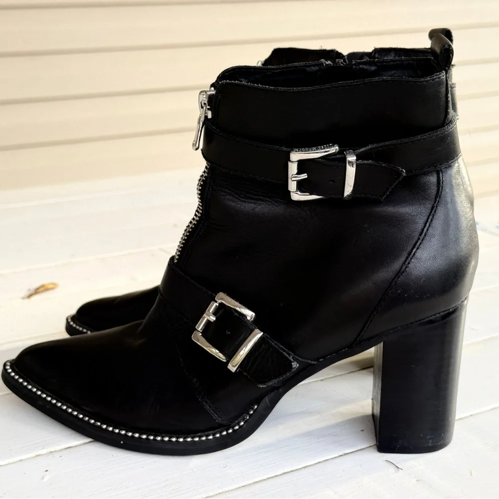 Steve Madden edgy black