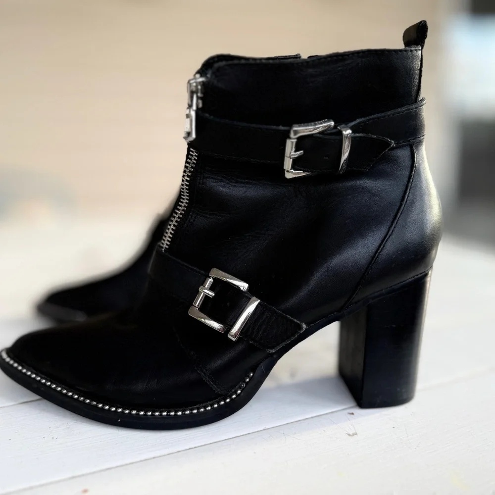 Steve Madden edgy black
