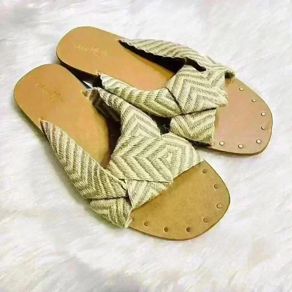 Women's Louise Chevron Print Knotted Slide Sandals - Universal Thread Tan 7.5