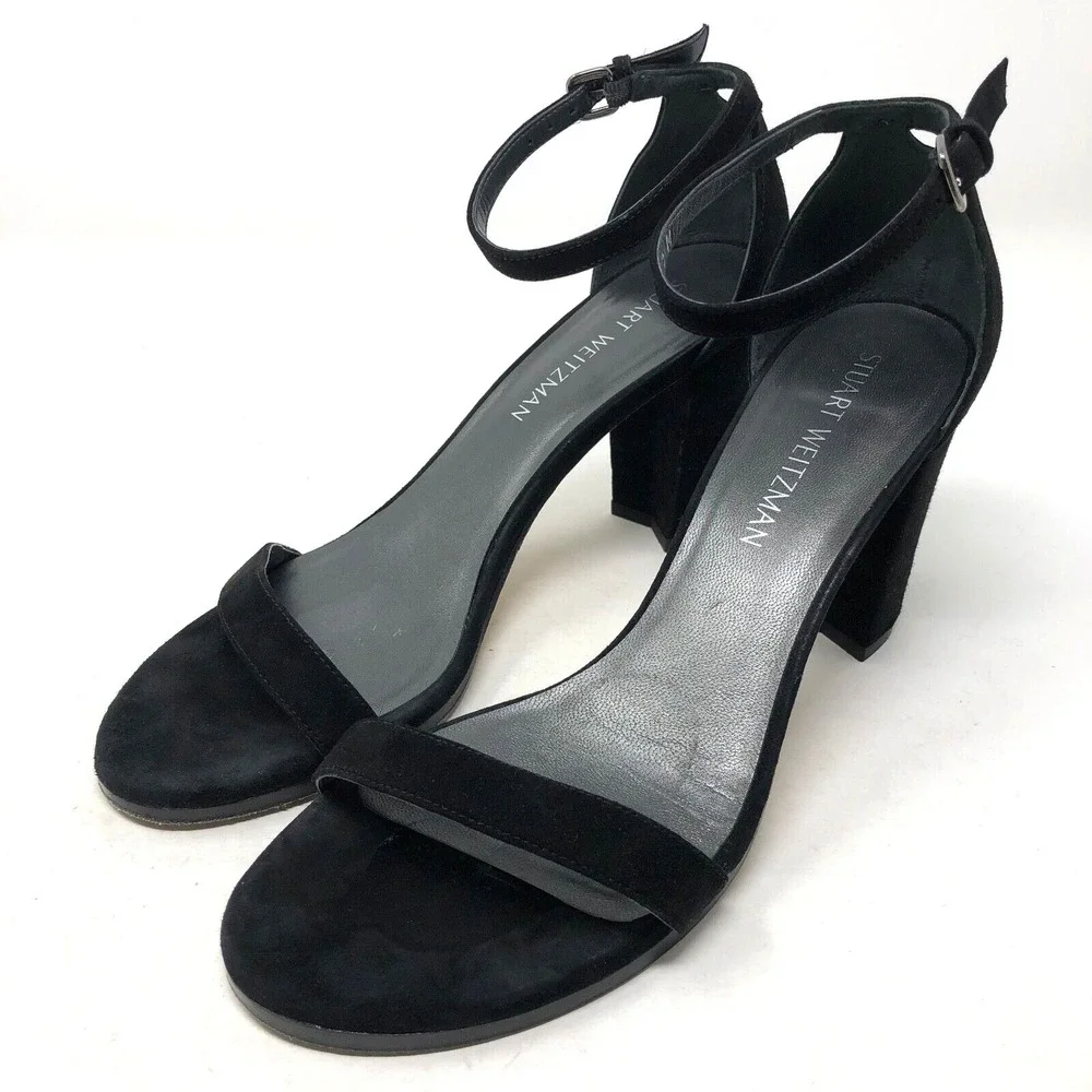 Stuart Weitzman see photos