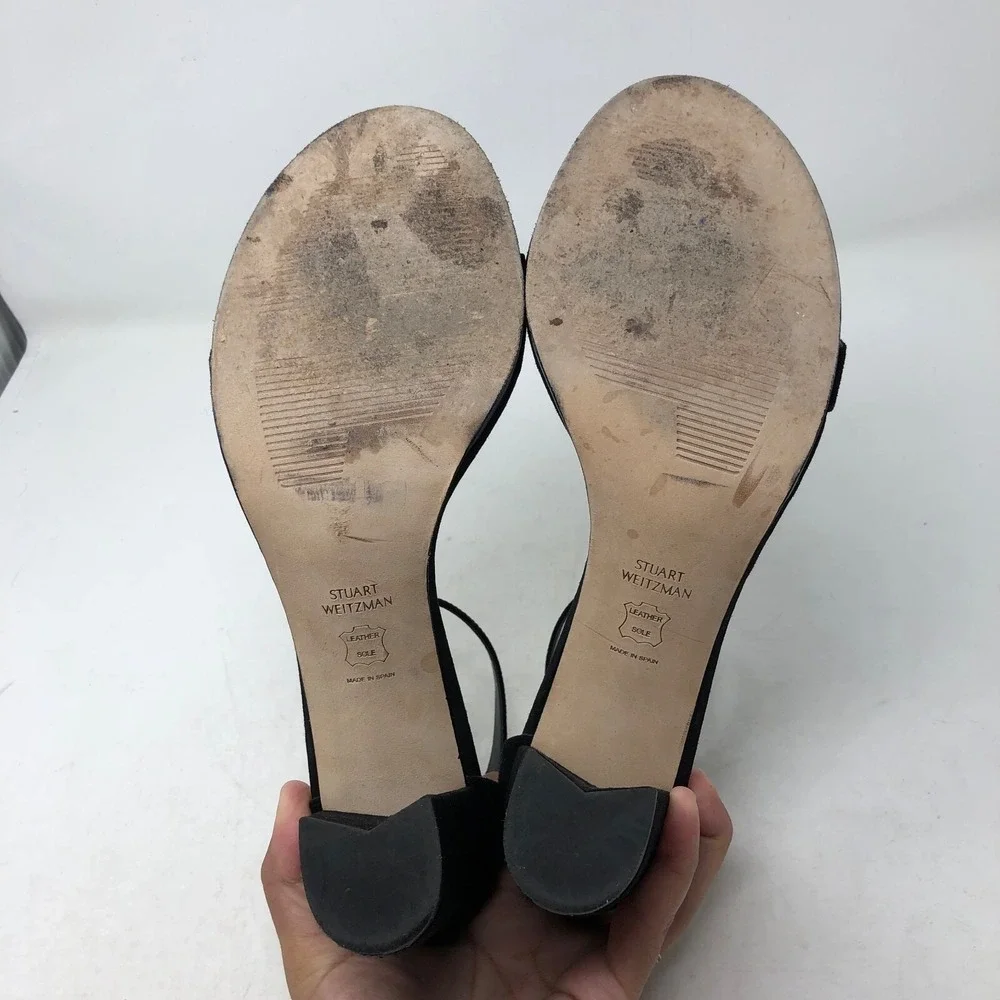 Stuart Weitzman see photos