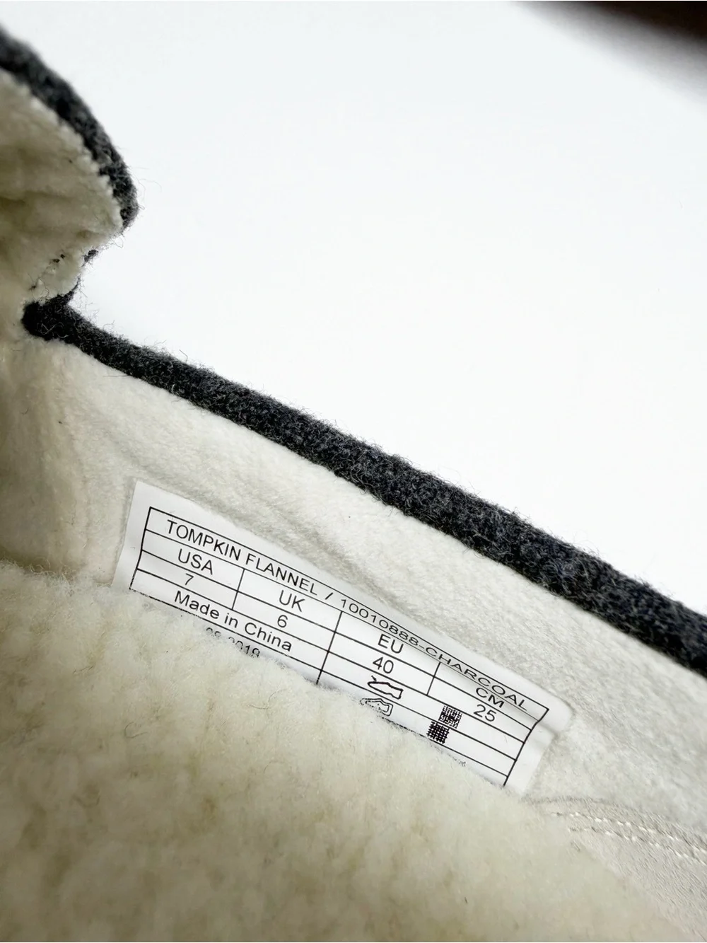 NEW Vionic Tompkin Flannel Slippers Charcoal Gray Size 7