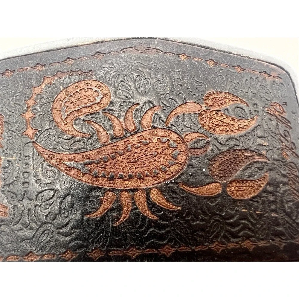 Unbranded vintage belt