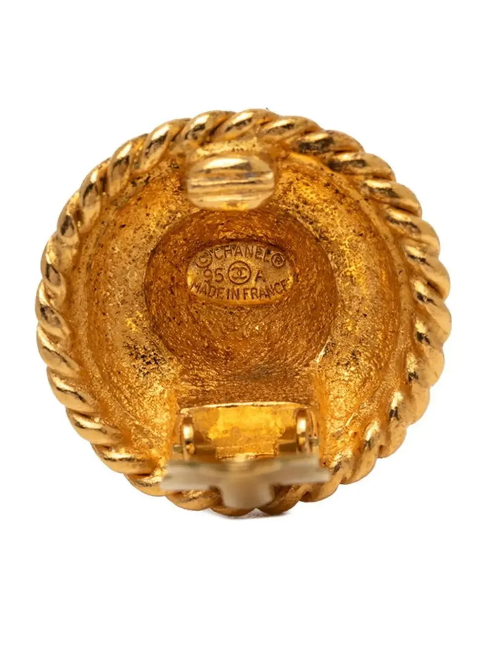 CHANEL elevate your