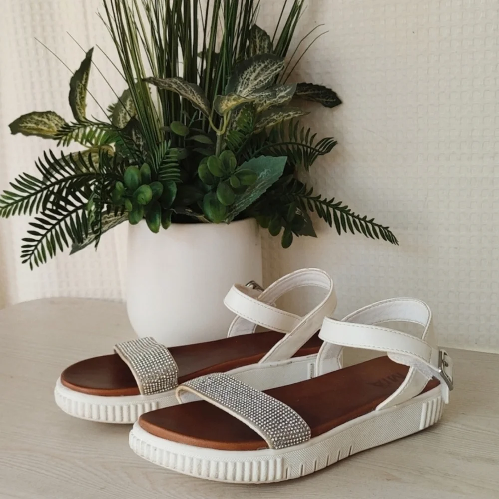 MIA ankle strap