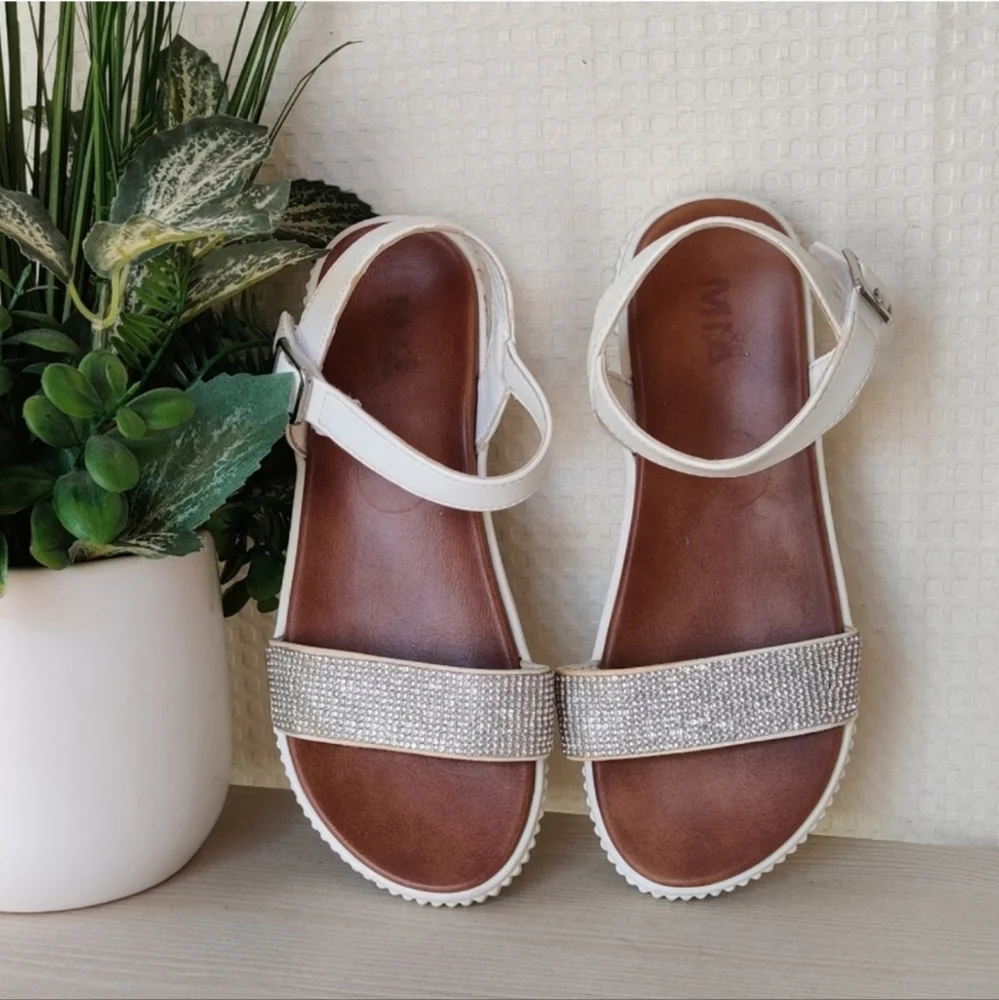 MIA ankle strap
