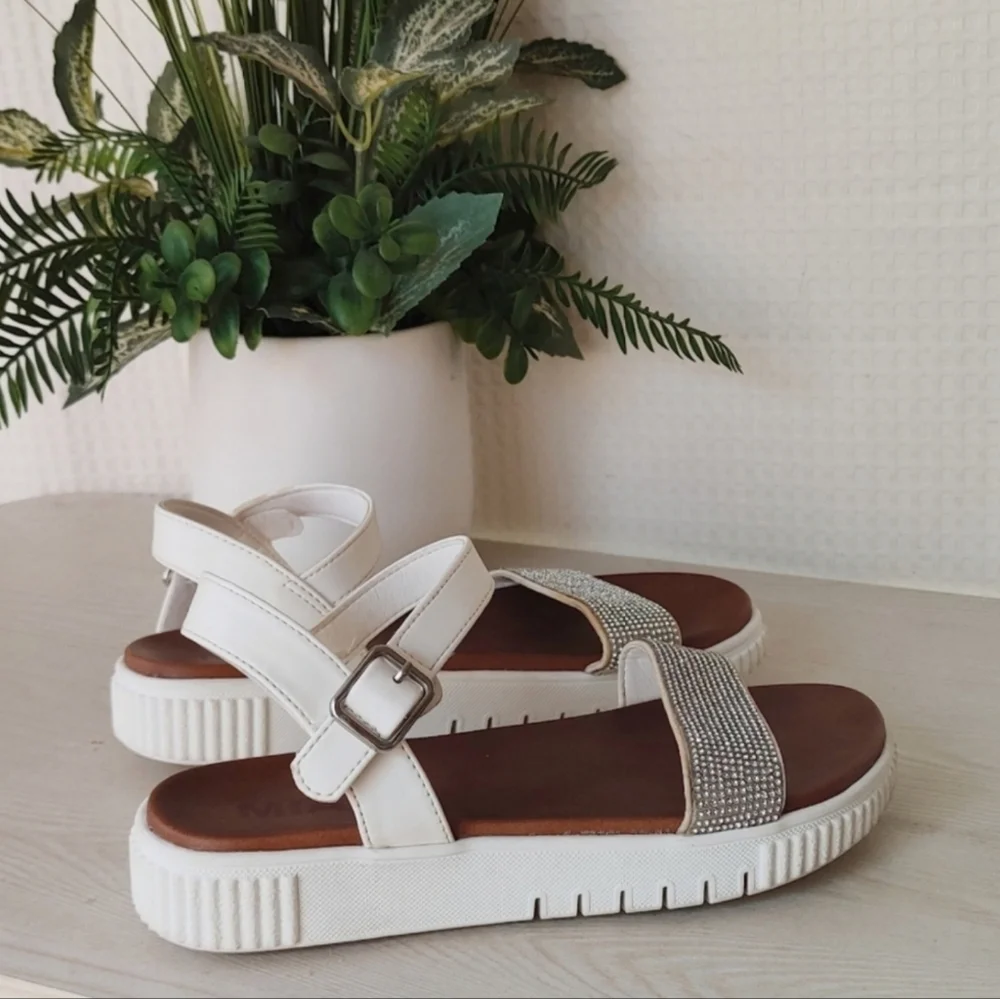 MIA ankle strap