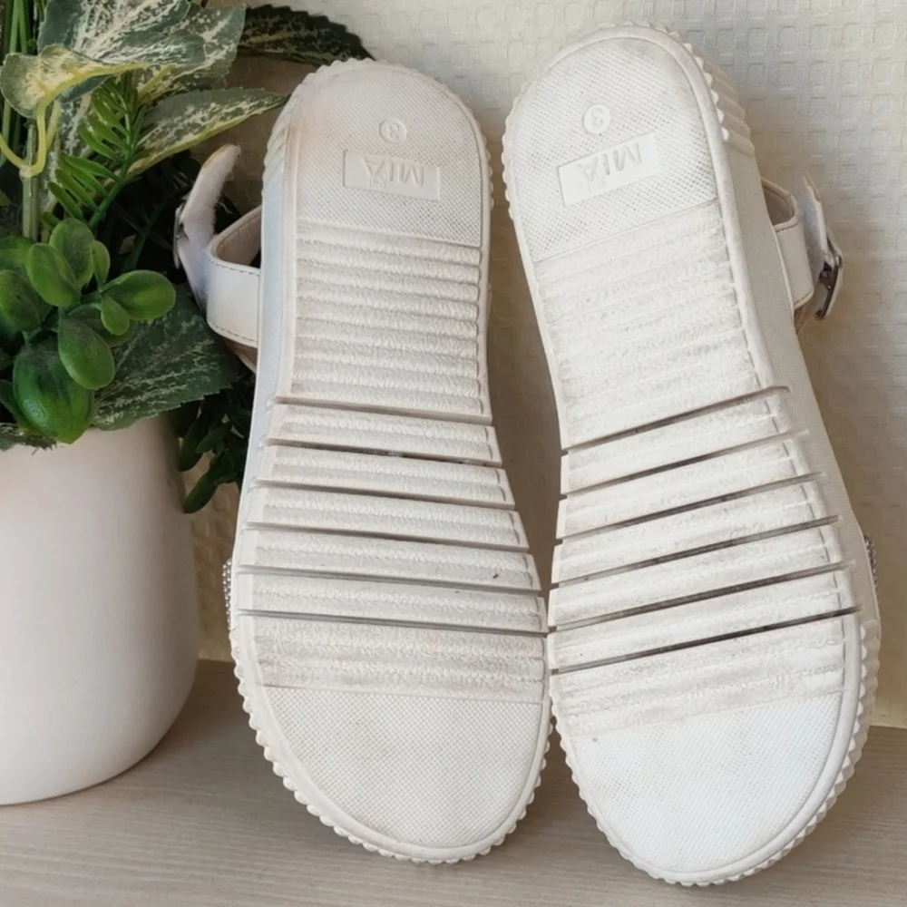 MIA ankle strap