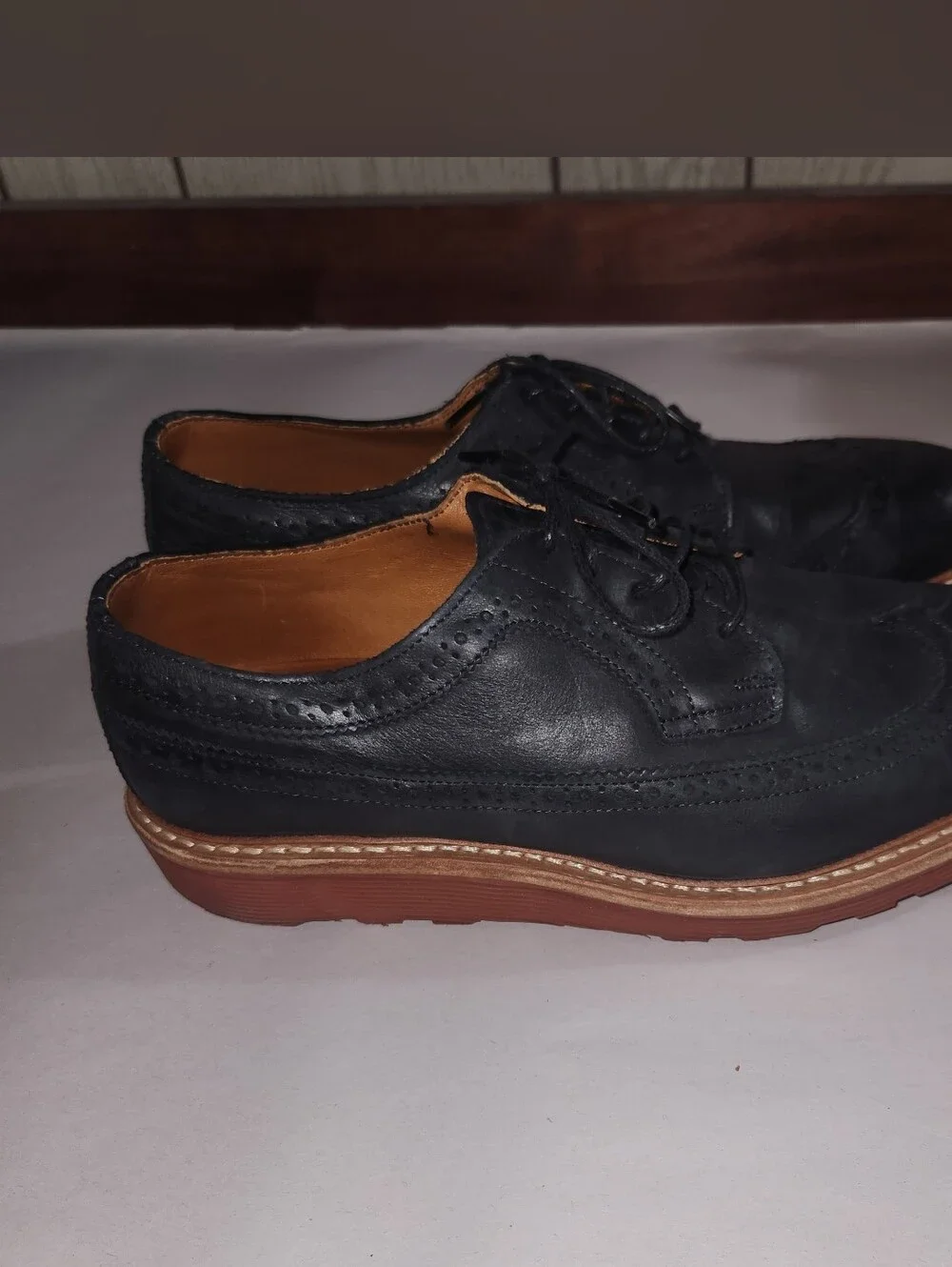 Allen Edmonds below leave used