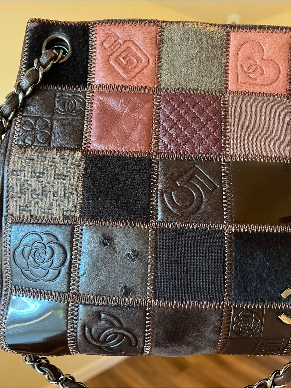 CHANEL wear rare has