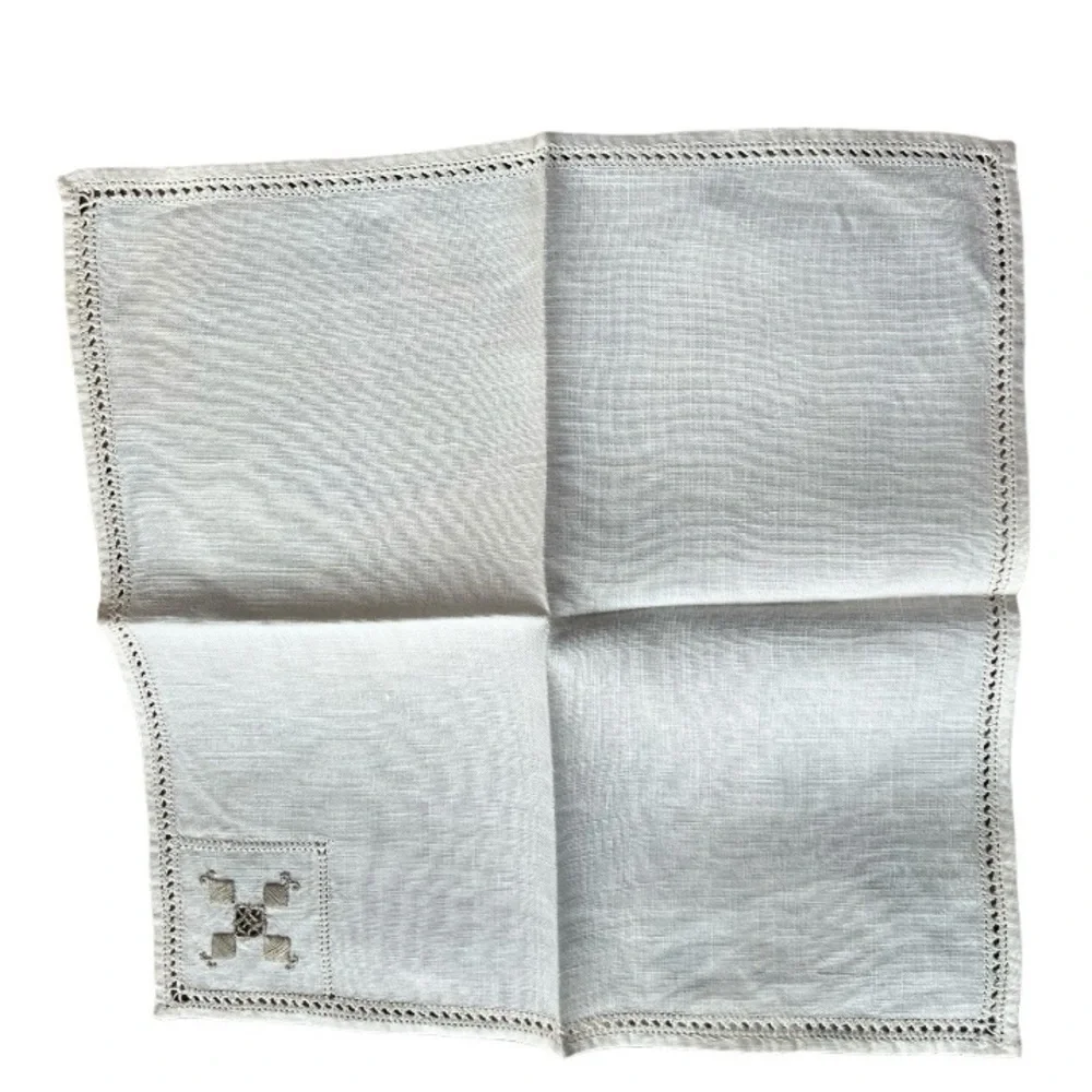 N/A vintage linen