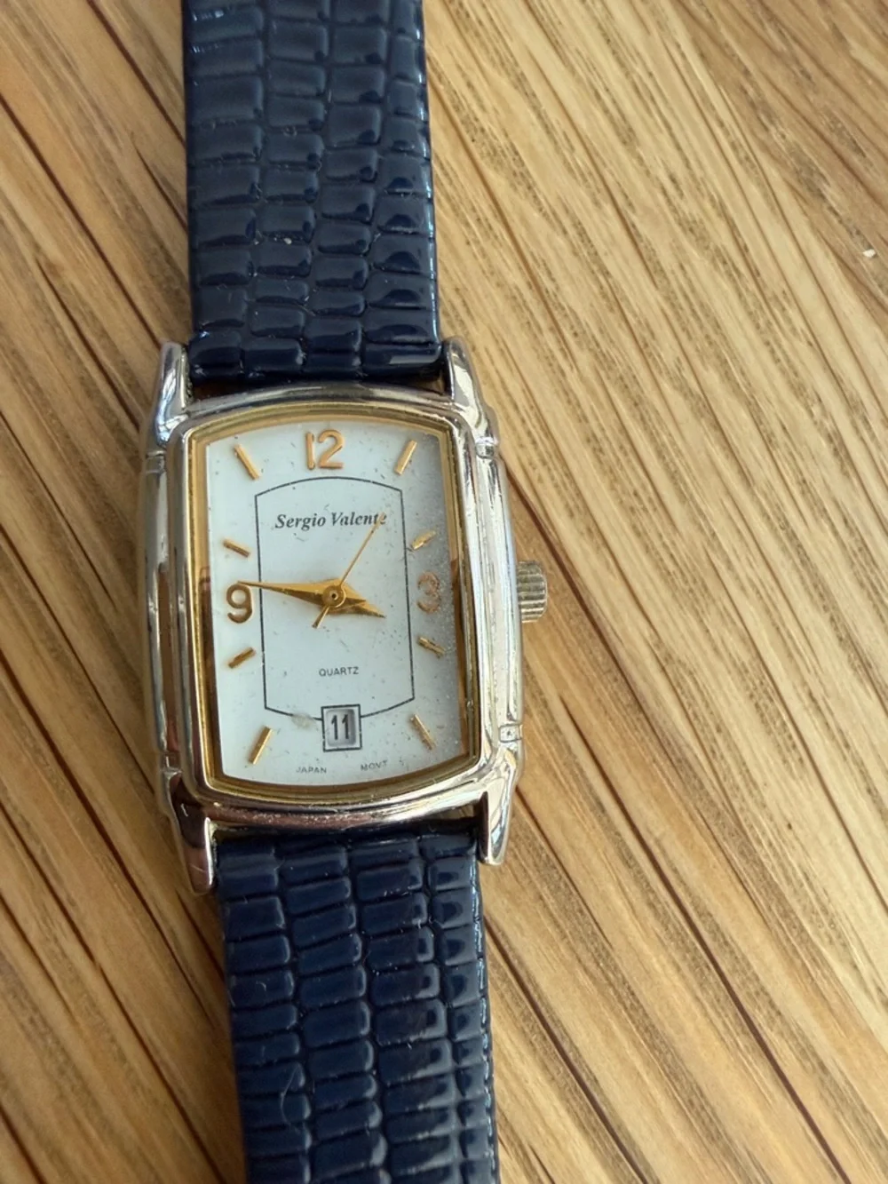 Sergio Valente elegant rectangular