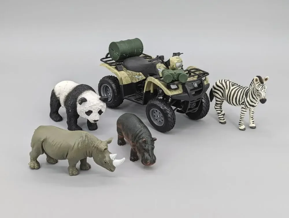 New Ray Toys 1:12 ATV Suzuki Vinson 500 Quad Runner Green Camo & Jungle Animals