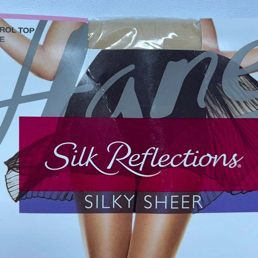 Hanes Womens Size CD Travel Buff Silk Reflections Silky Sheer Pantyhose 715