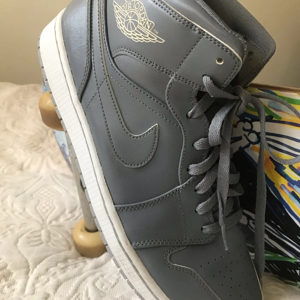 Jordan type athletic