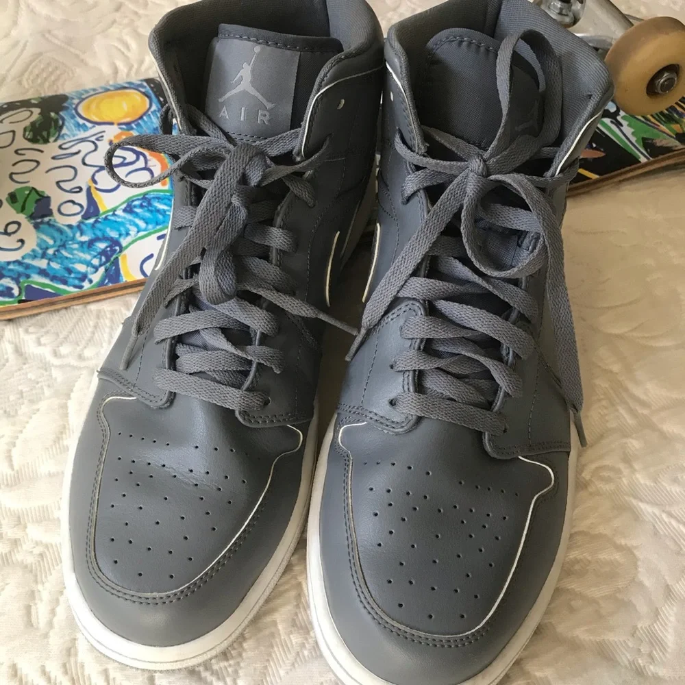 Jordan type athletic