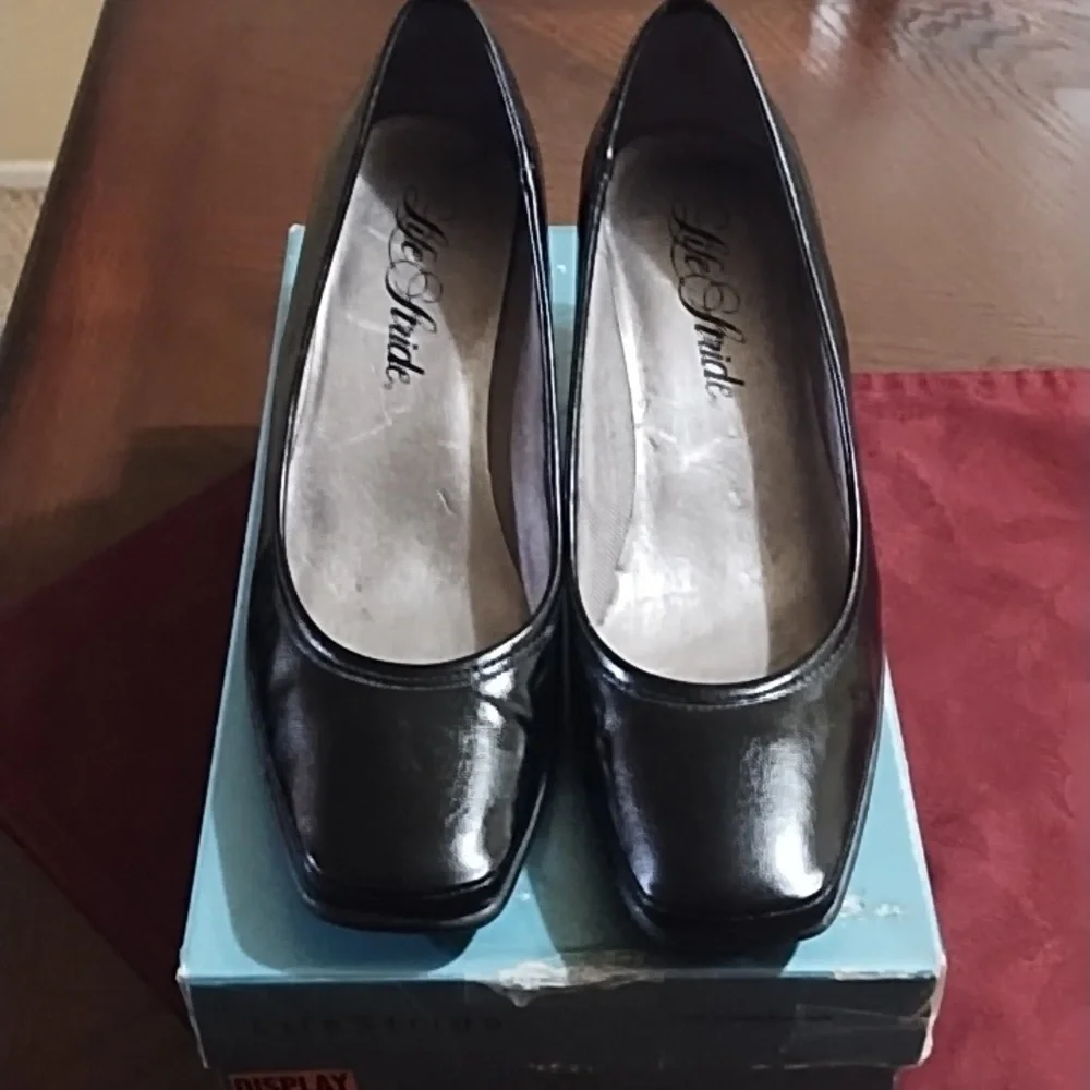 Life Stride women shoes