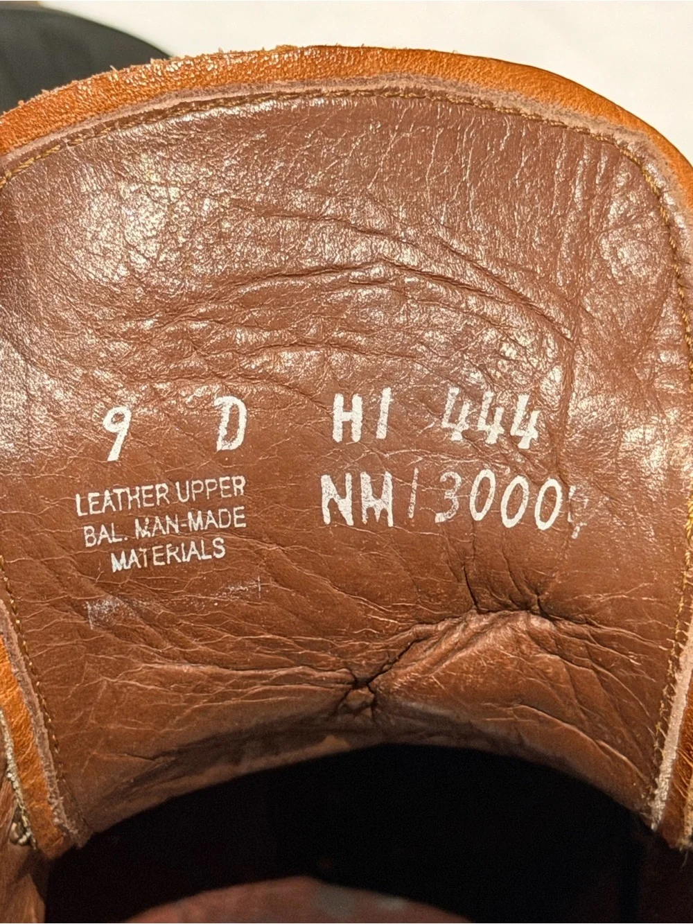 Neil M suede chukka
