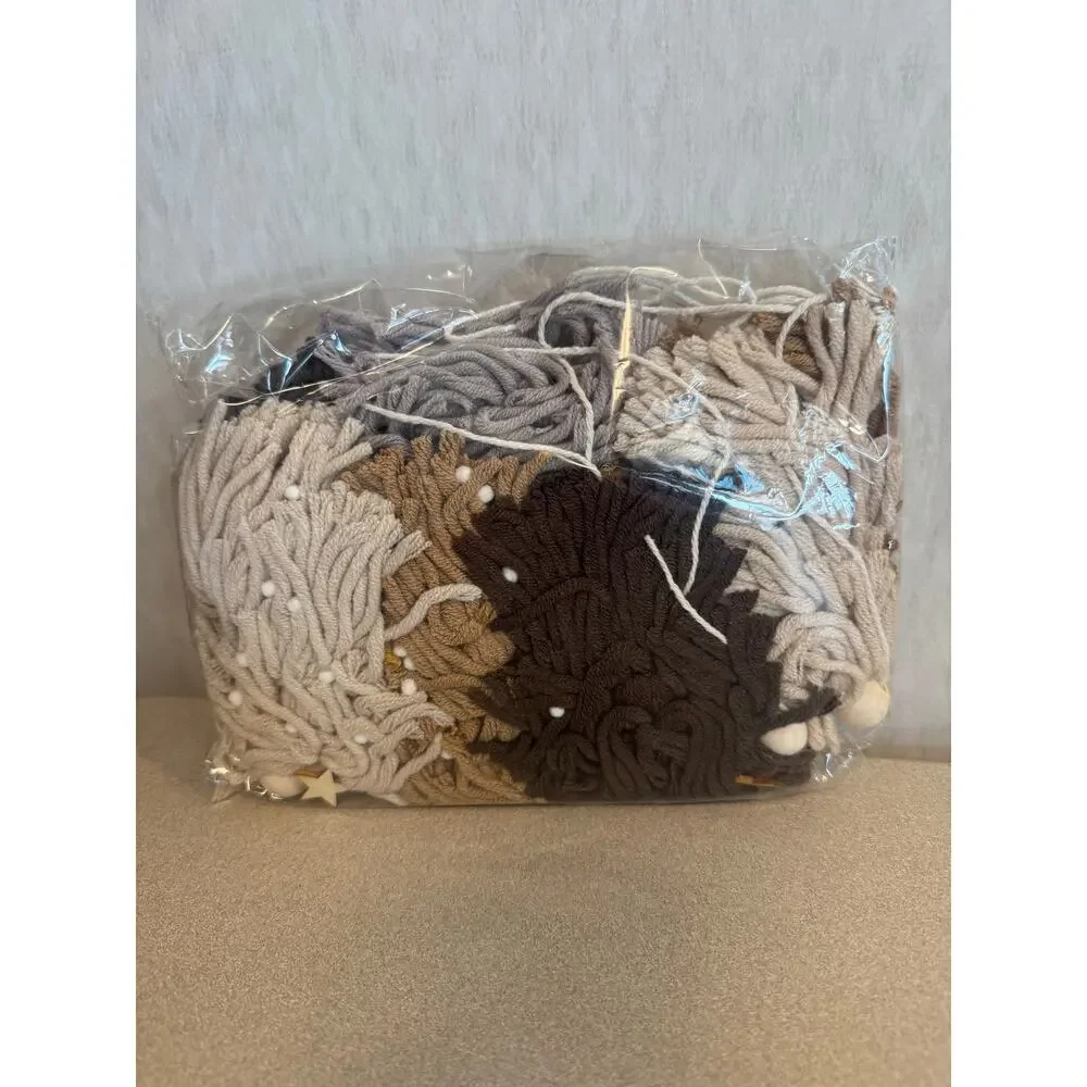 Unbranded beads space have