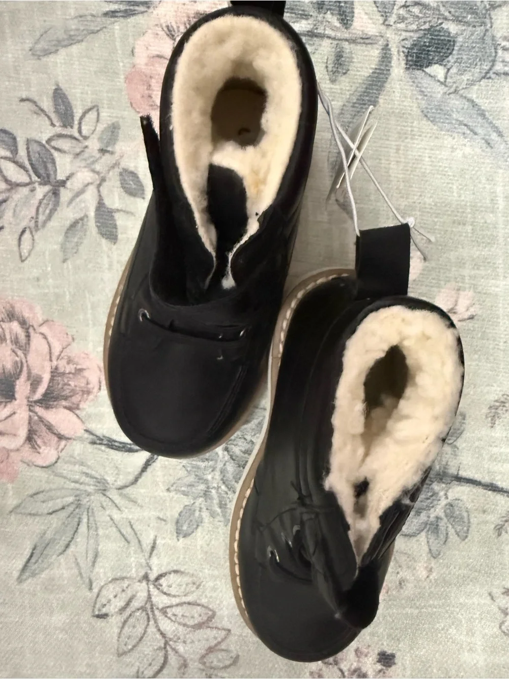 Old Navy play upper leather