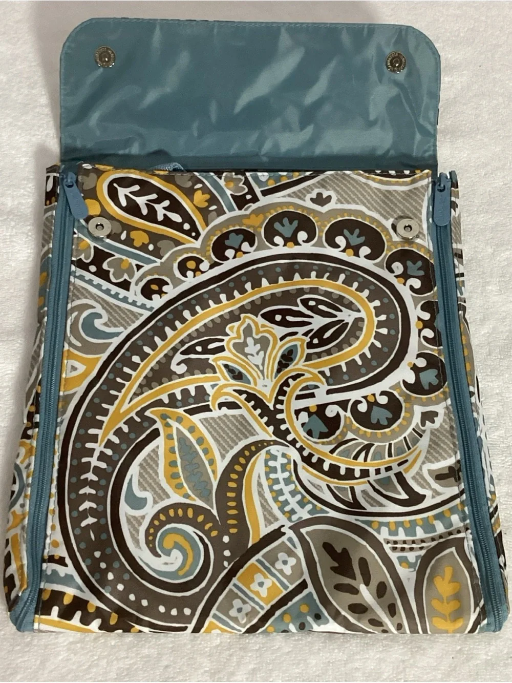 Thirty One Hanging Traveler Case Paisley Toiletry Bag Organizer NWOT Snap Close