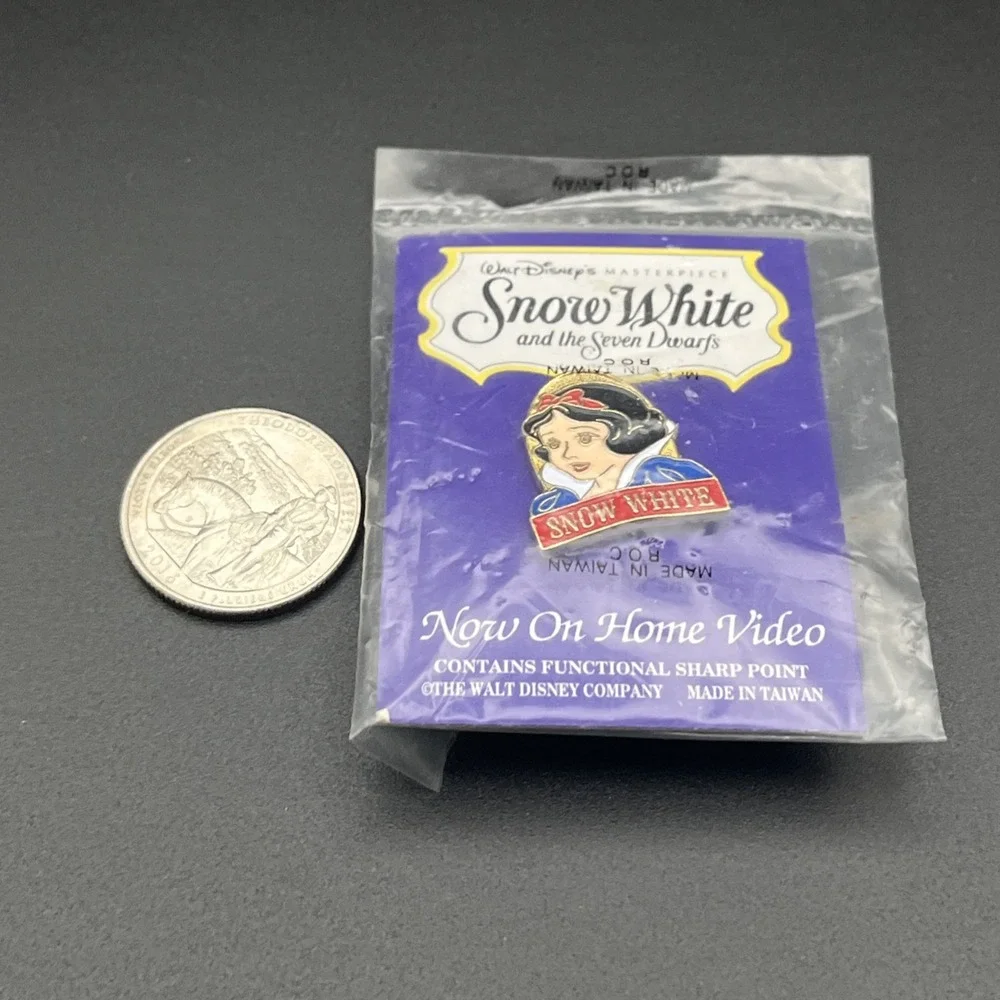 Disney pin good