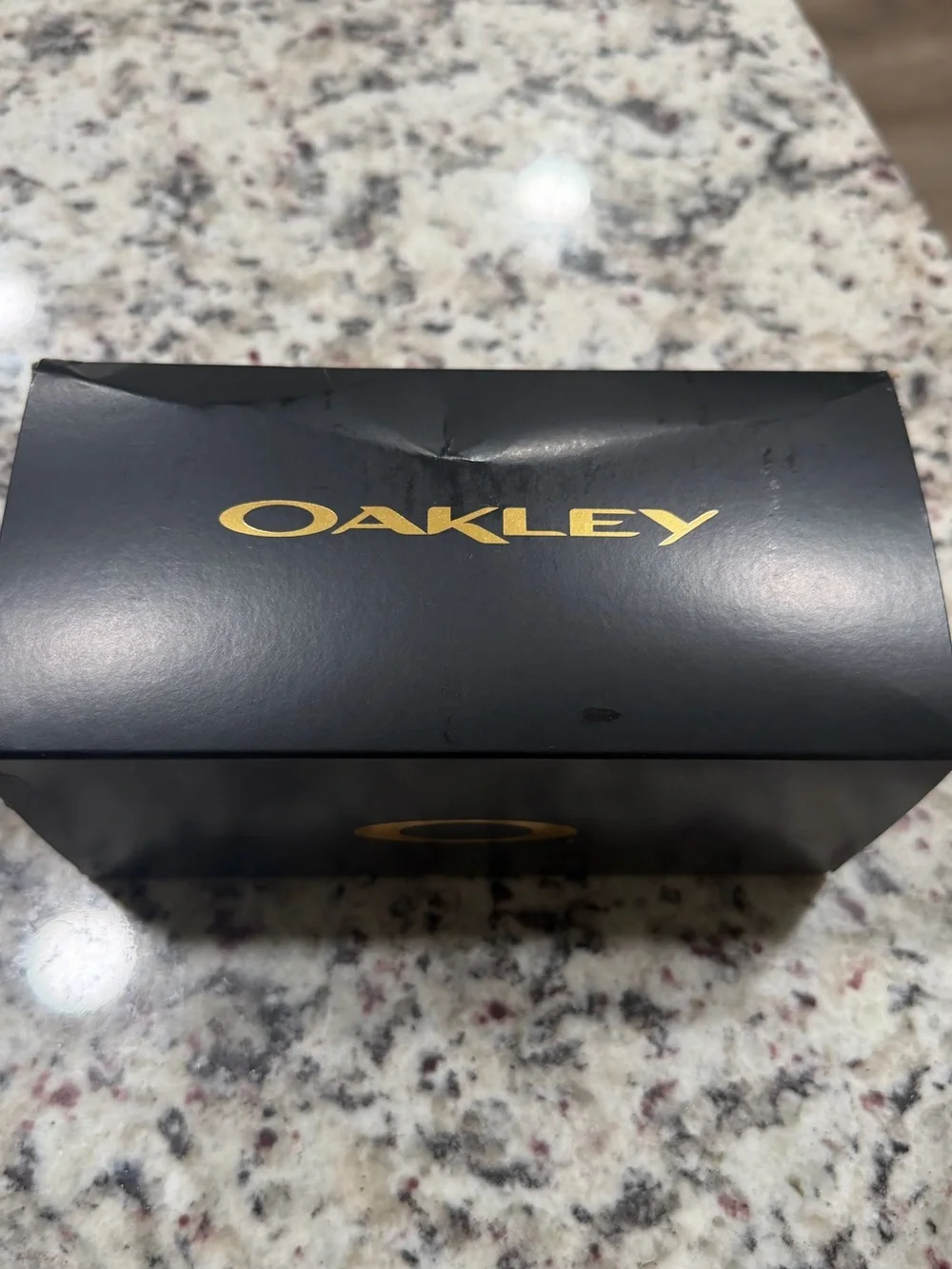 Oakley sporty single