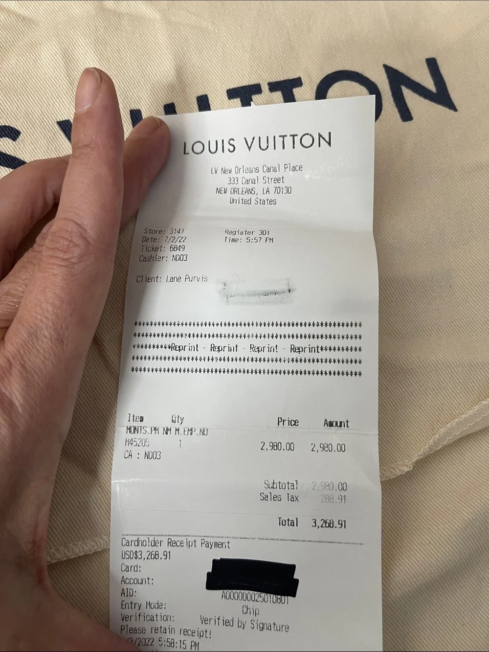 Louis Vuitton material empreinte