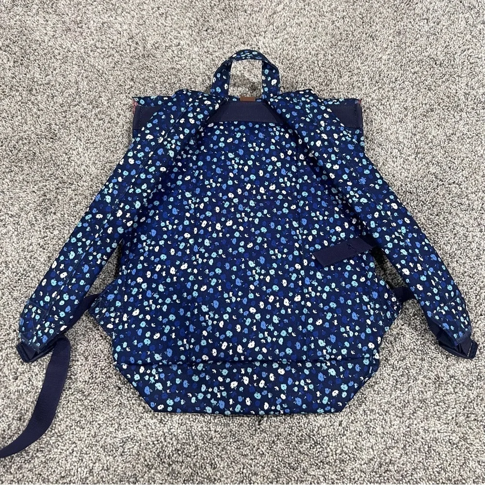 Herschel Supply Company please zoom