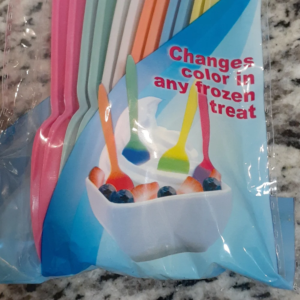 Color-Changing Dessert Spoons + Donut Worry Paper Party Napkins Bundle New!