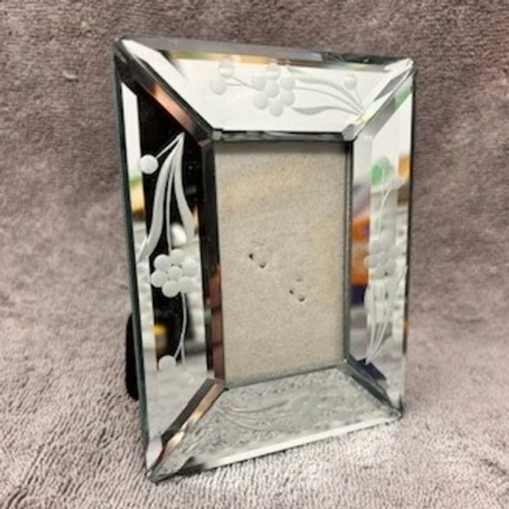 Carr Frames excellent pre
