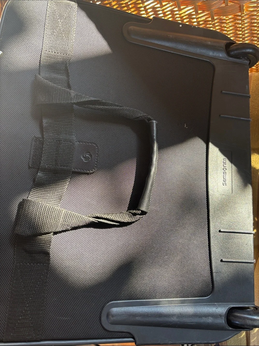 Samsonite black just zippers