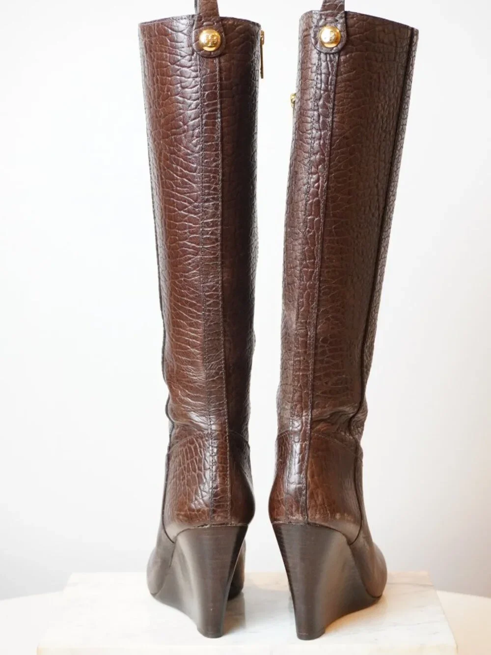 Tory Burch sleek knee