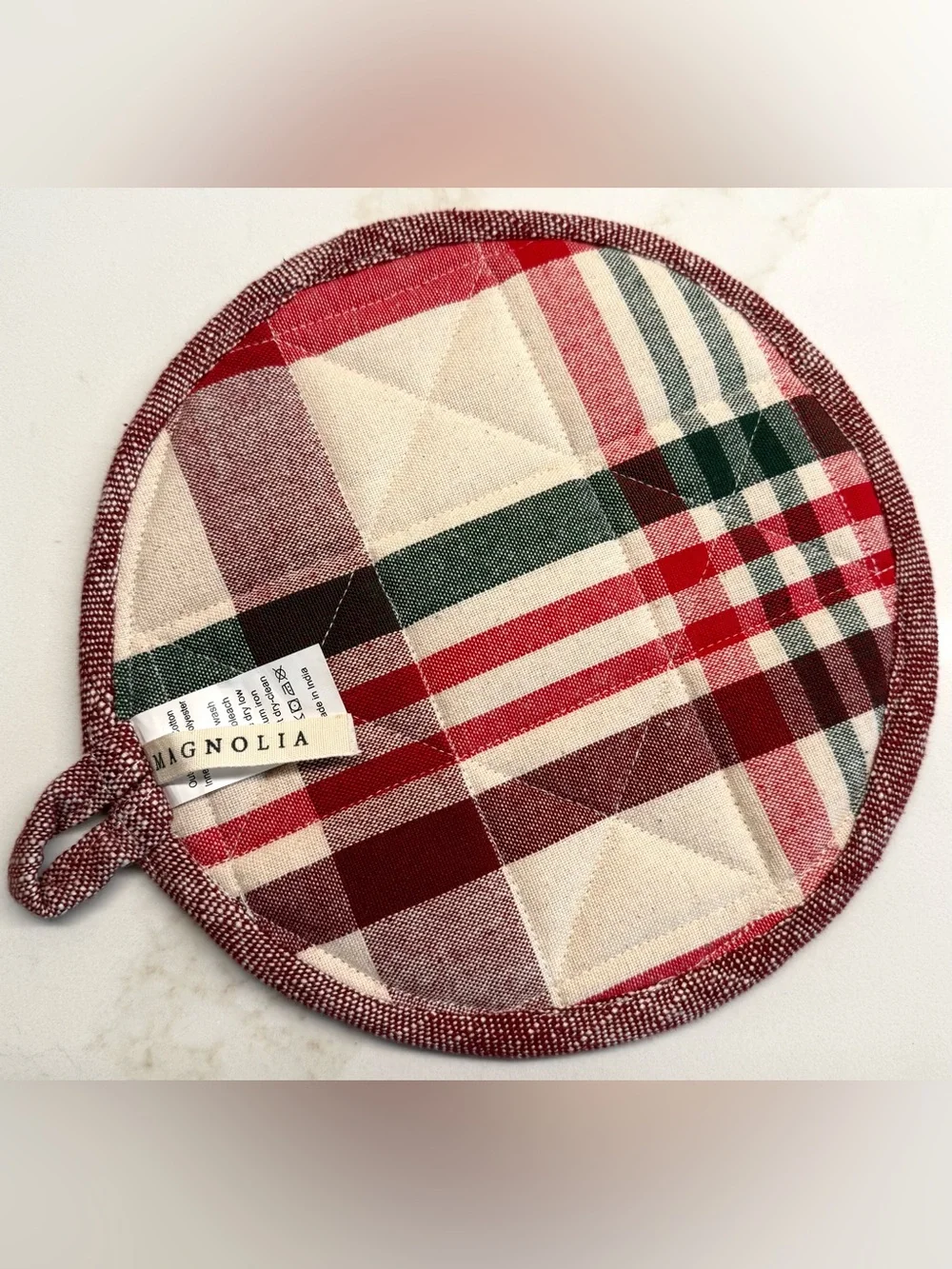 Magnolia oven mitt