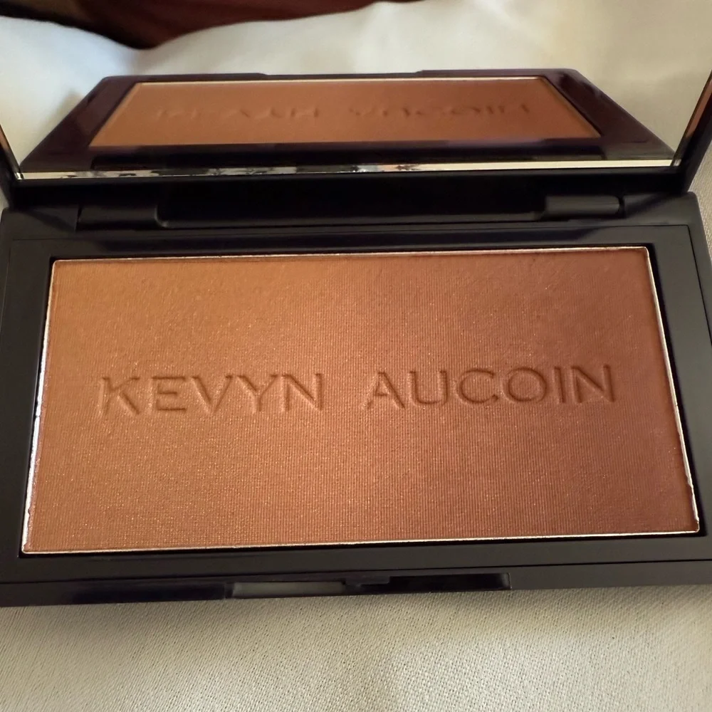 Kevyn Aucoin new box