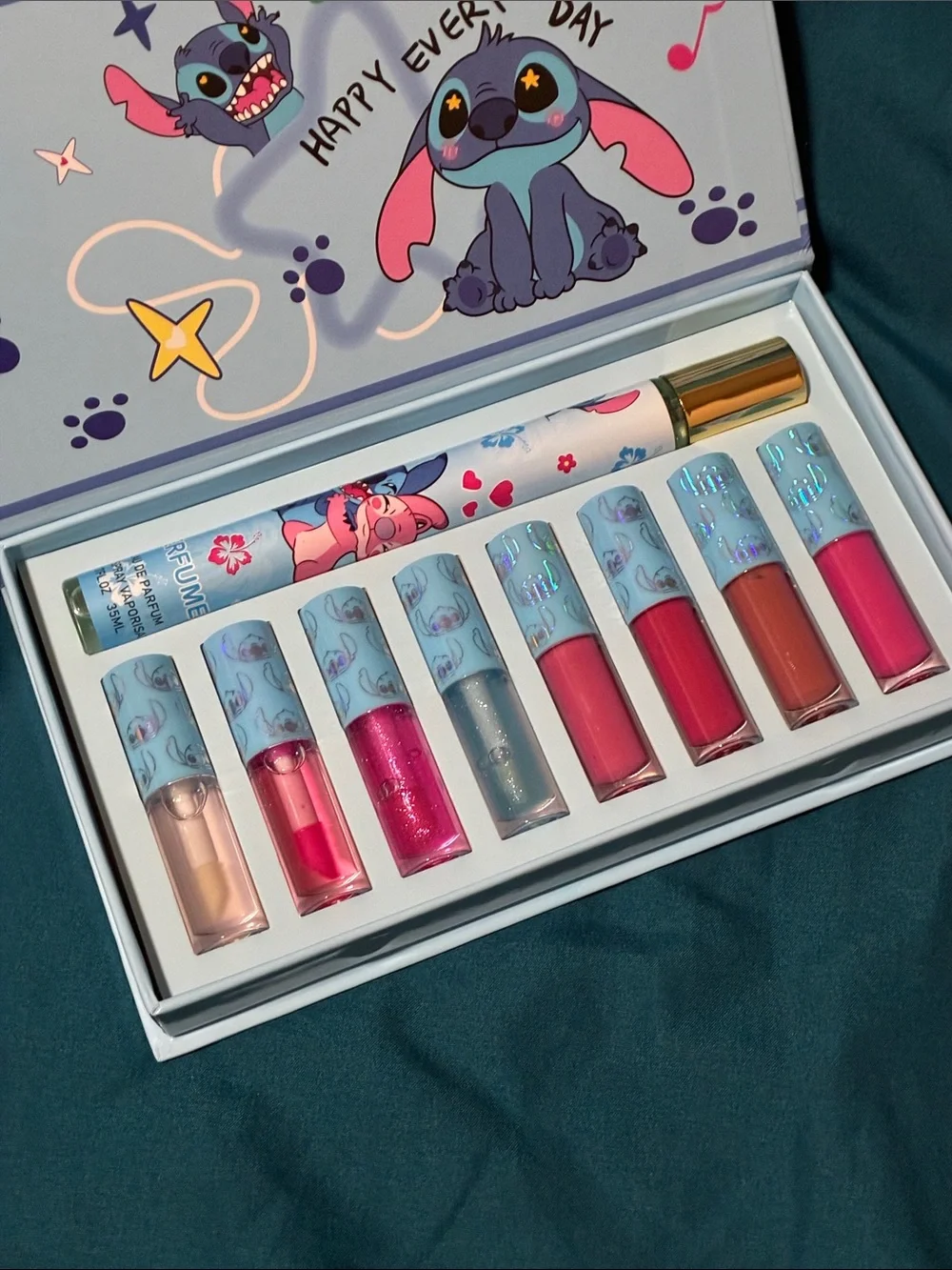 N/A stitch lipgloss