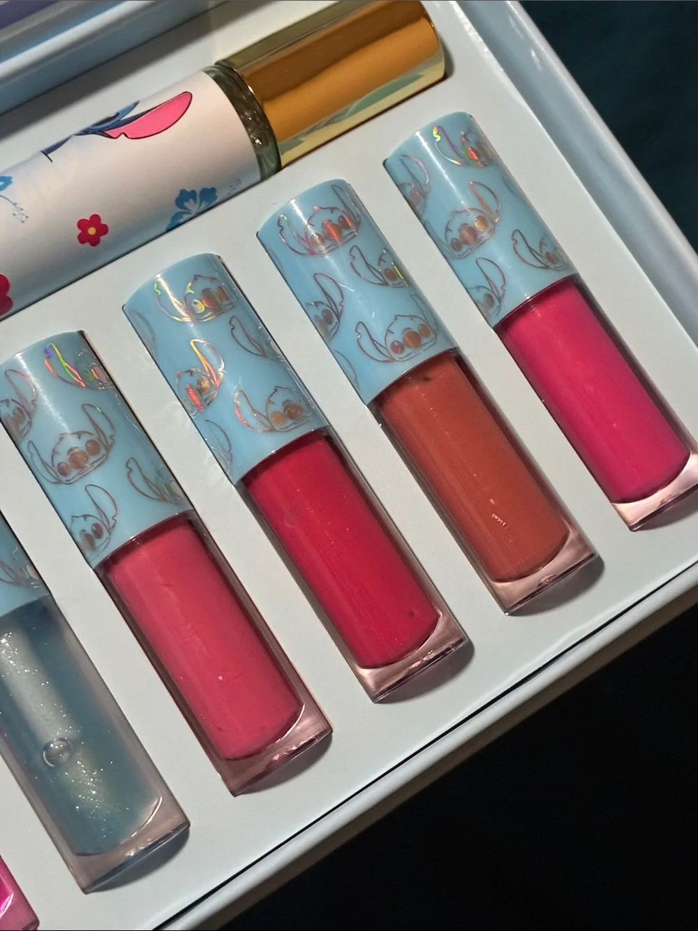 N/A stitch lipgloss