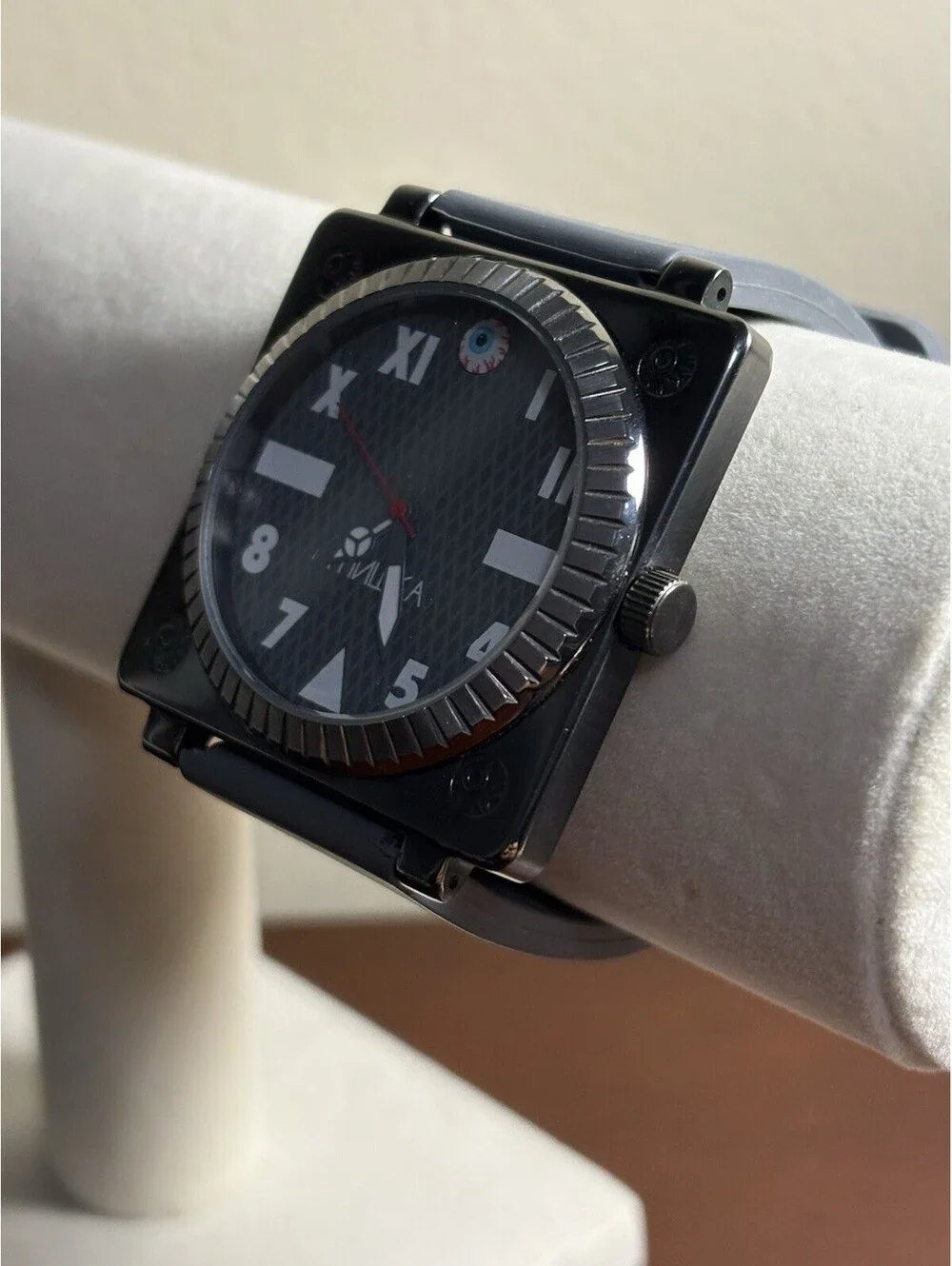Vega mishka wrist