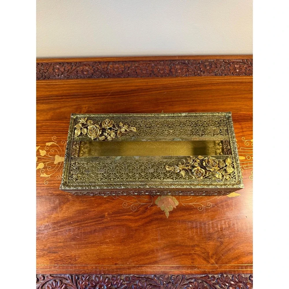 The Unbranded Brand ornate vintage