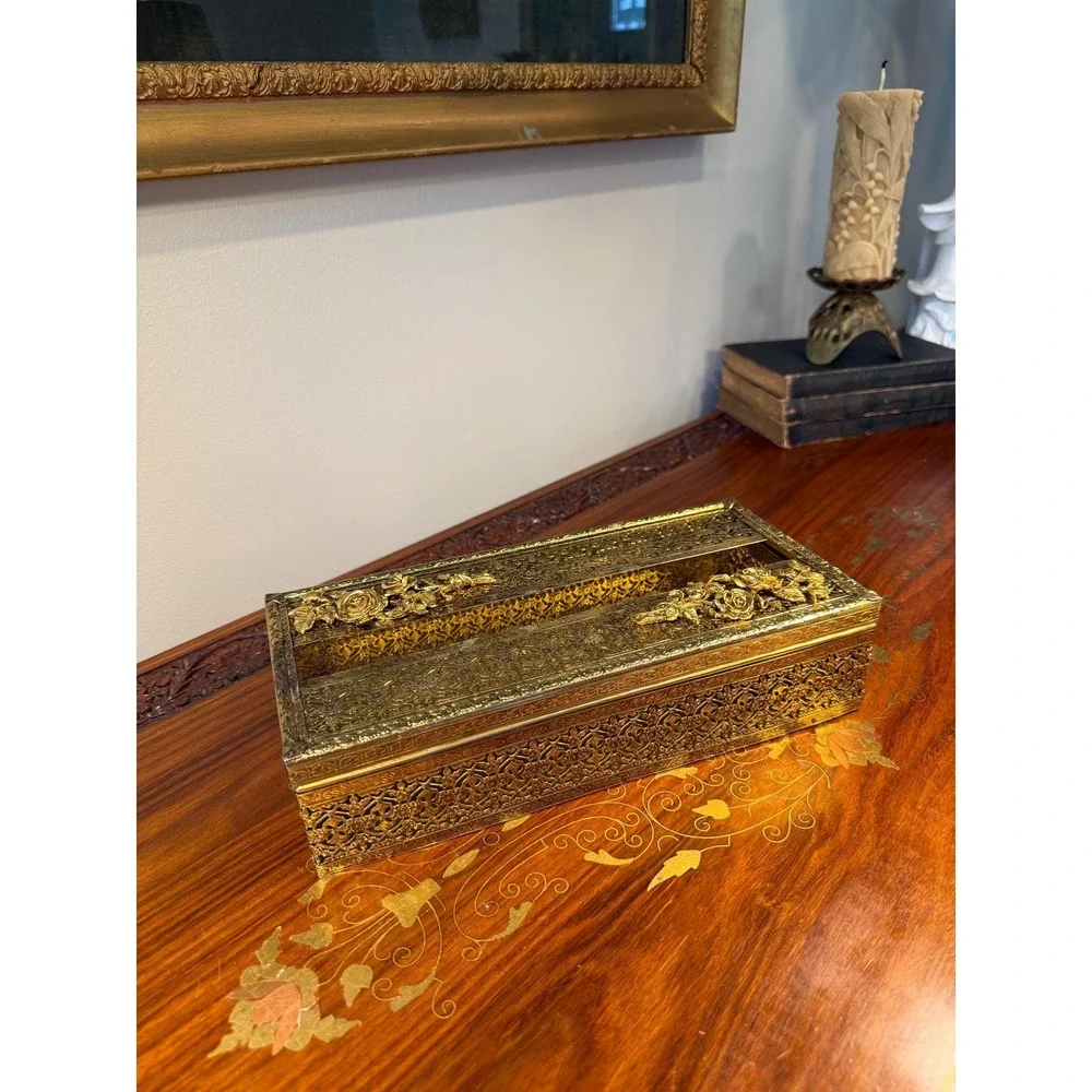 The Unbranded Brand ornate vintage