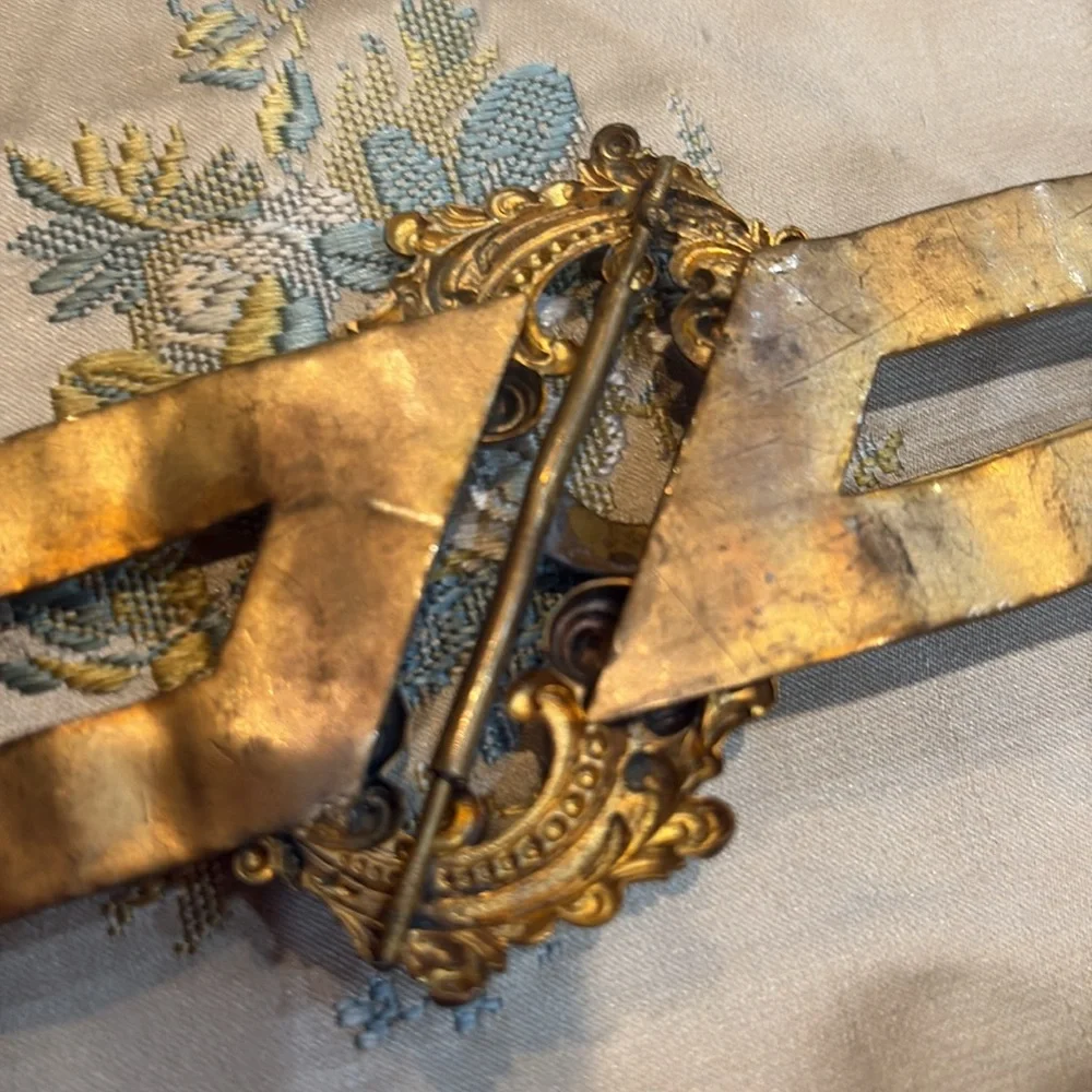 Antique victorian middle